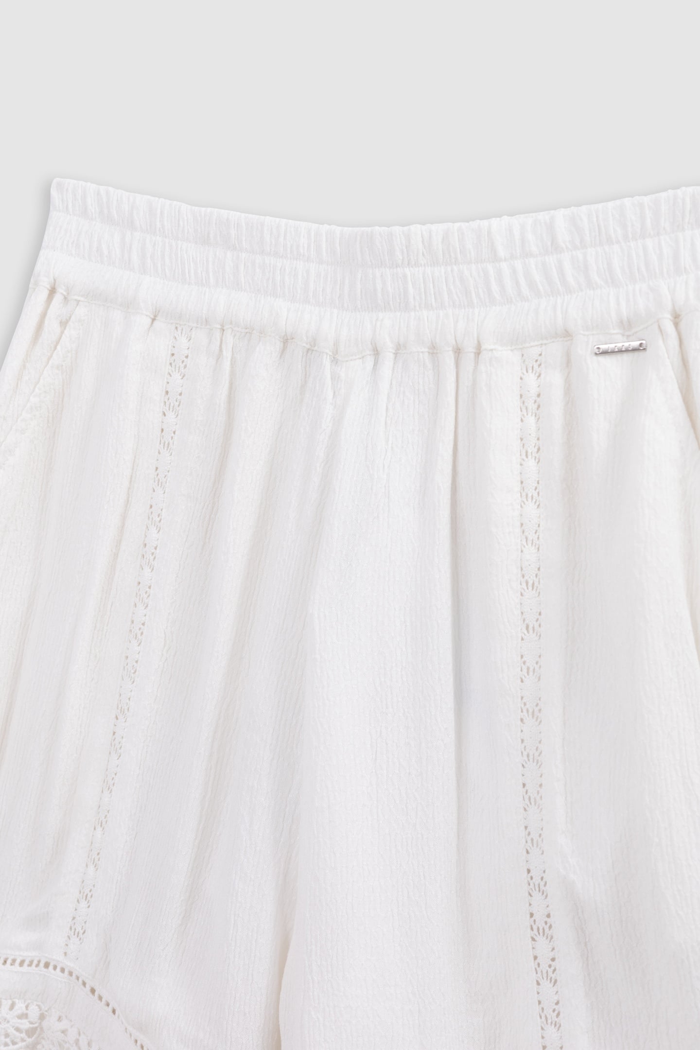 ECRU SHORTS WITH BOHEMIAN LACE DETAILS 3