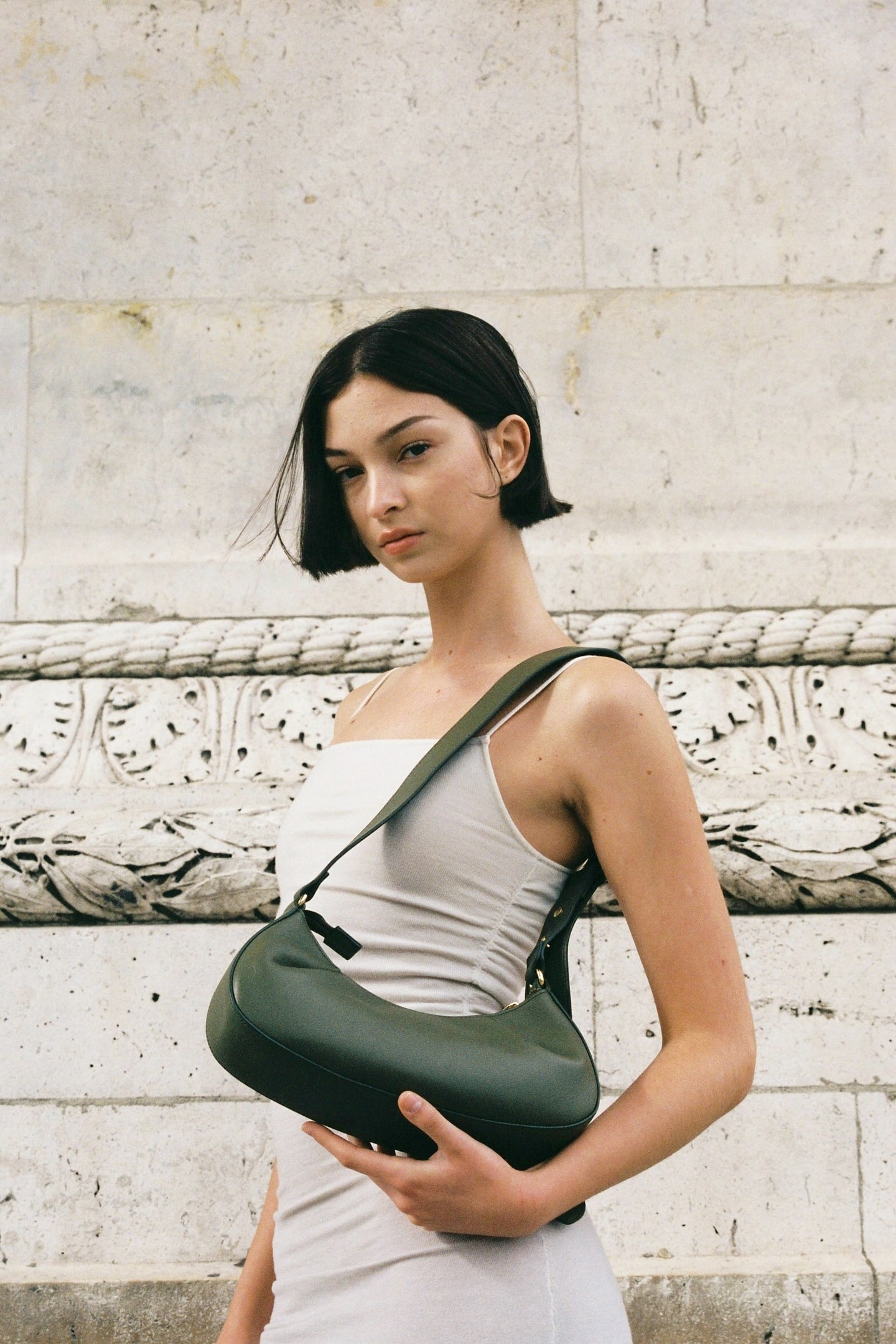 DIMPLE MOON SMALL LEATHER OLIVE GREEN 4