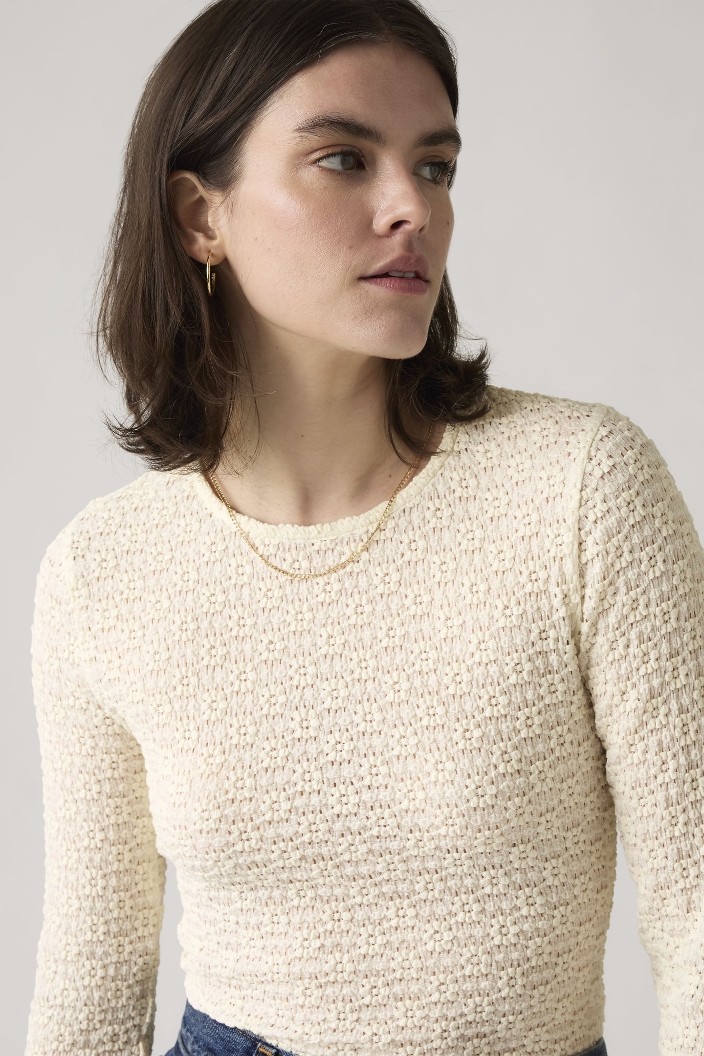 ANIKA CREWNECK TOP WHITE 2