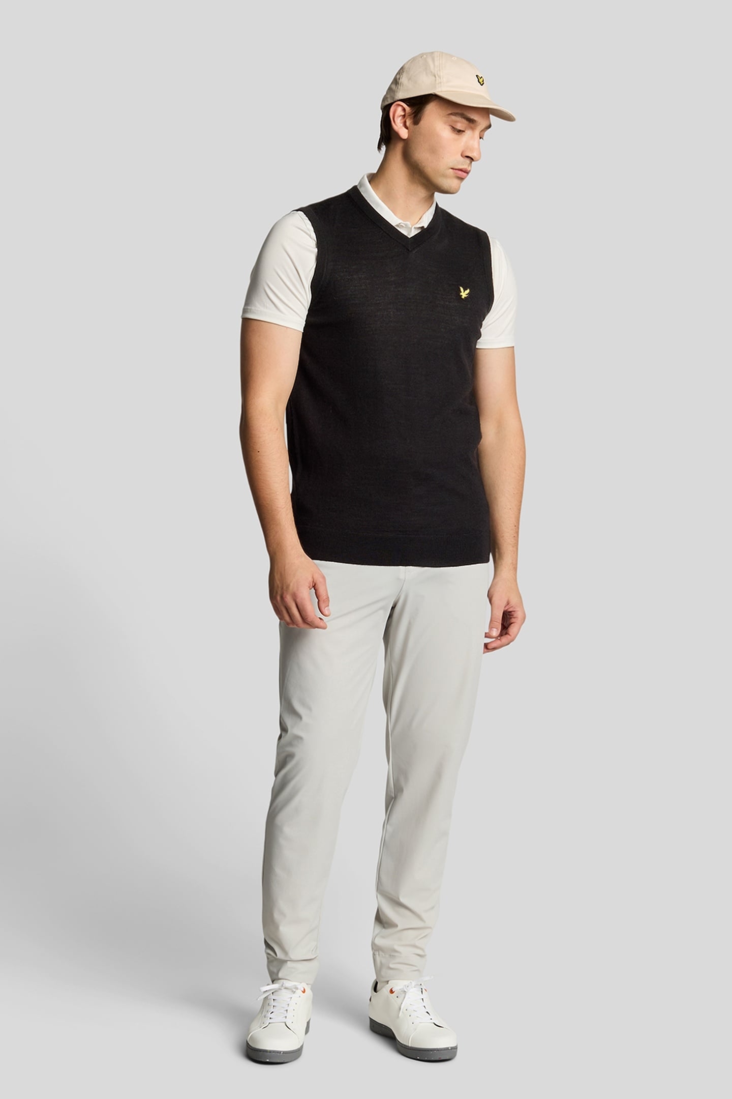 MERINO BLEND KNITTED V-NECK VEST JET BLACK 1