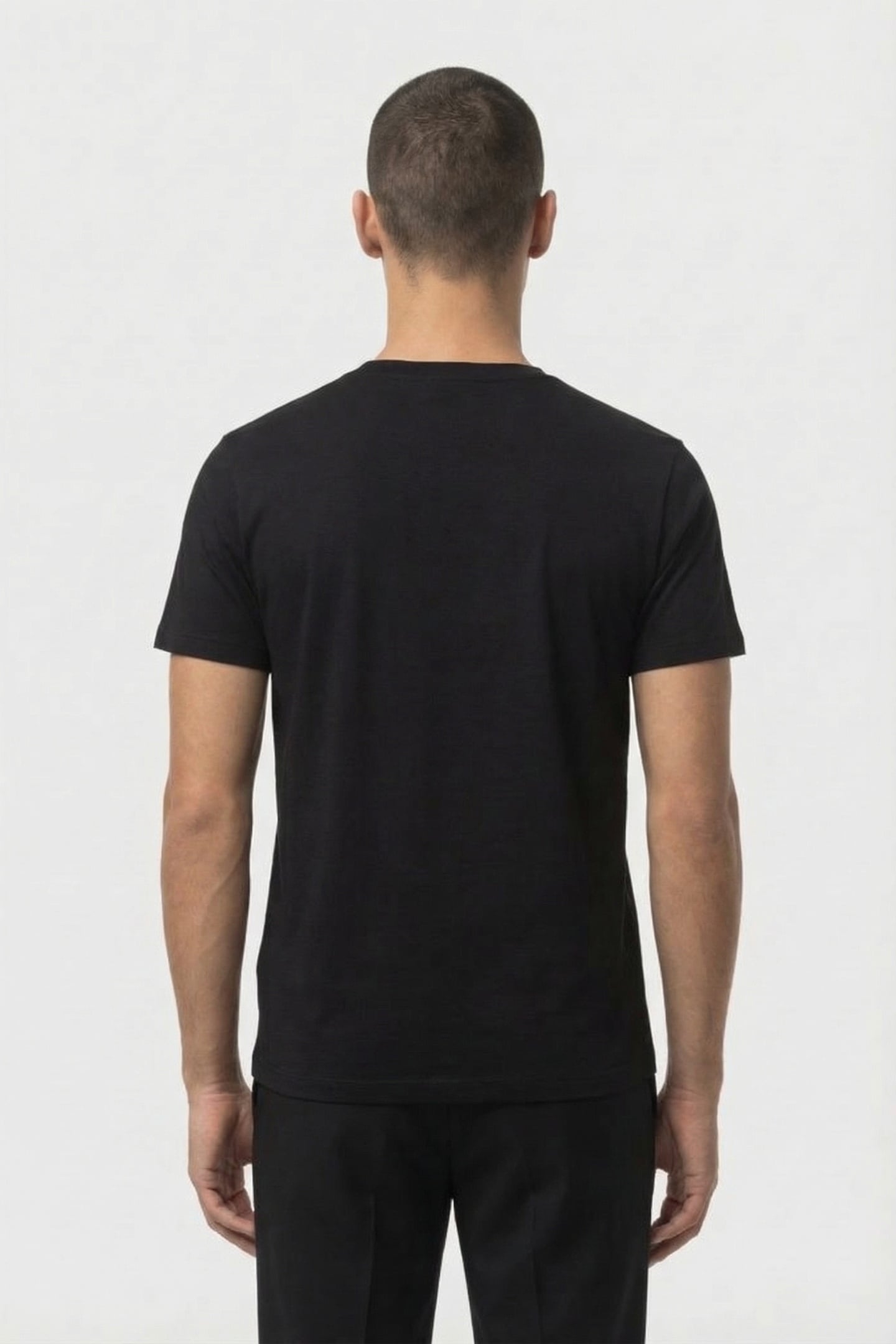 BLACK T-SHIRT CREWNECK 2