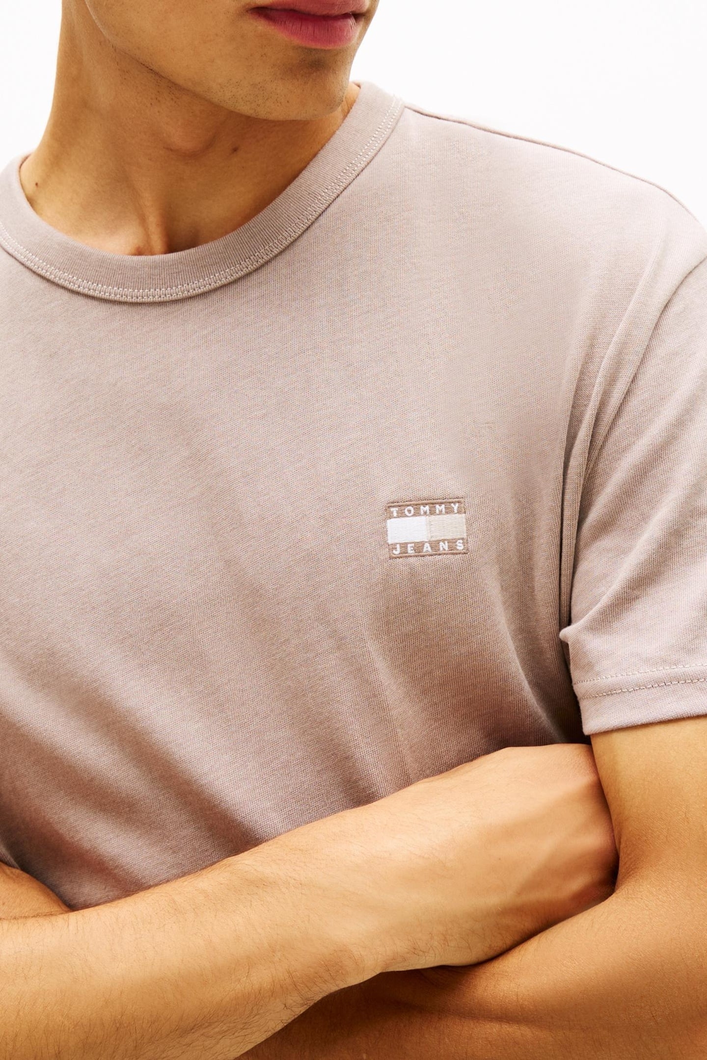 REGULAR BADGE TEE LIMESTONE DUST 4