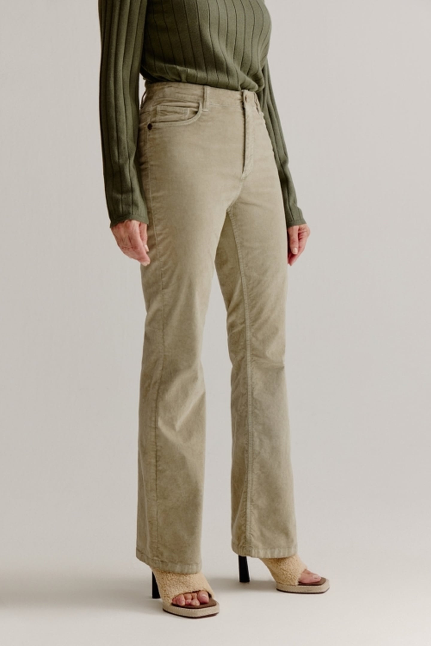 ALESSANDRO PANTS LIGHT KHAKI 3