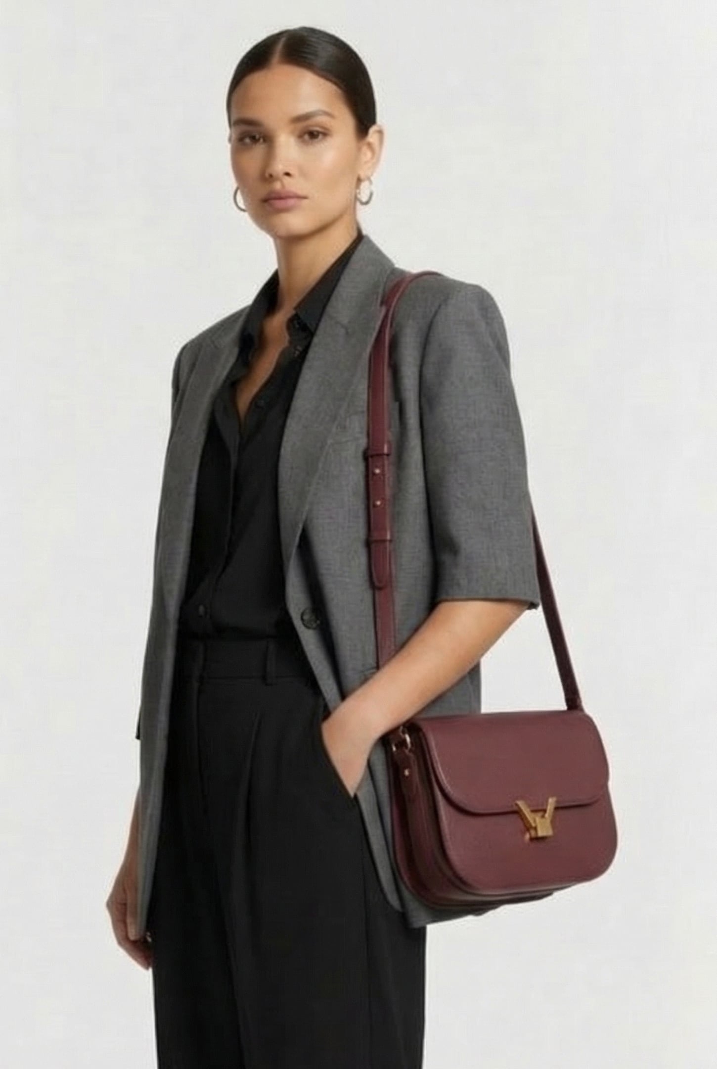 CROSS BODY BAG IN GRAINED LEATHER 1