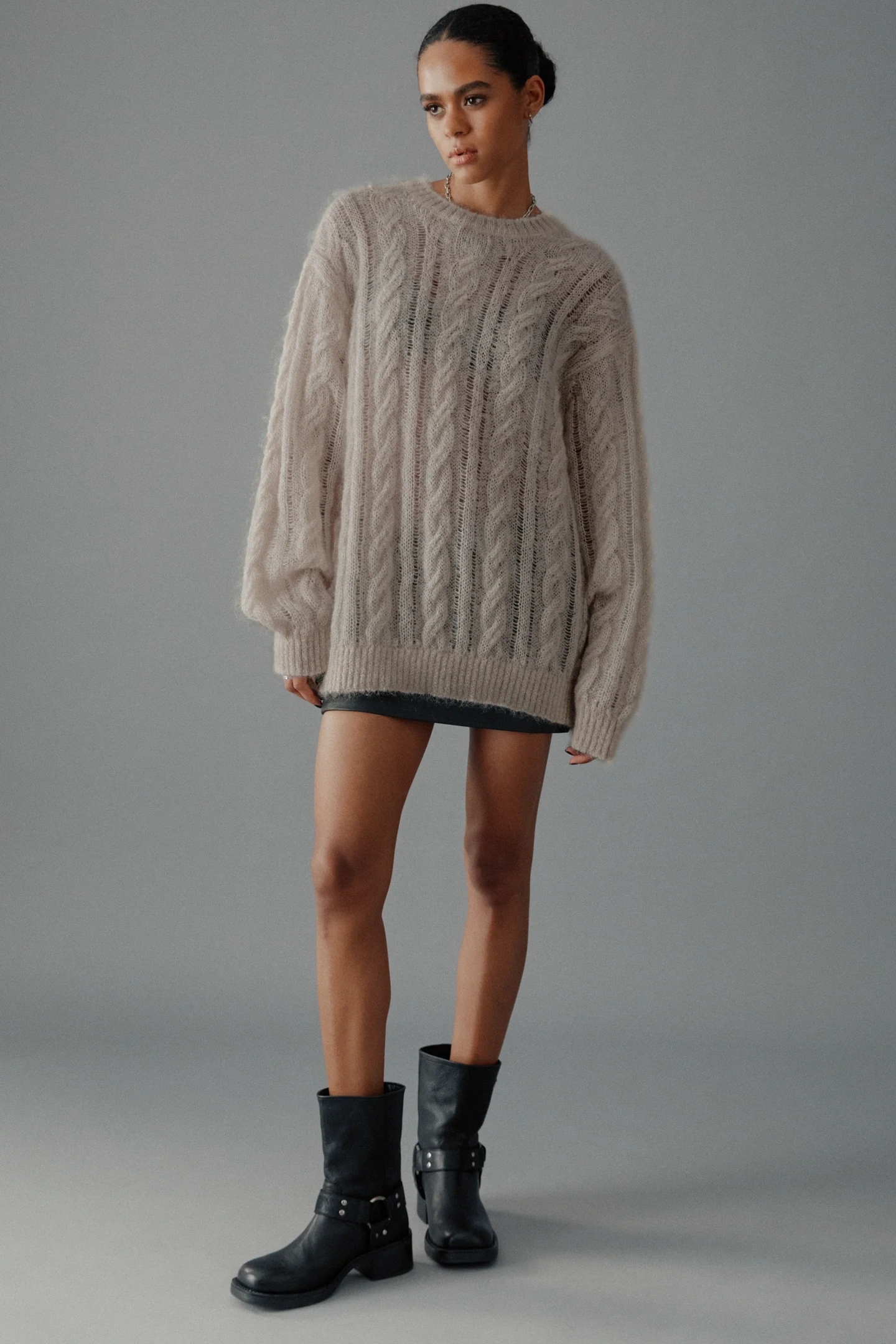 THE LIGHT OVERSIZED CABLE KNITTED SWEATER 1