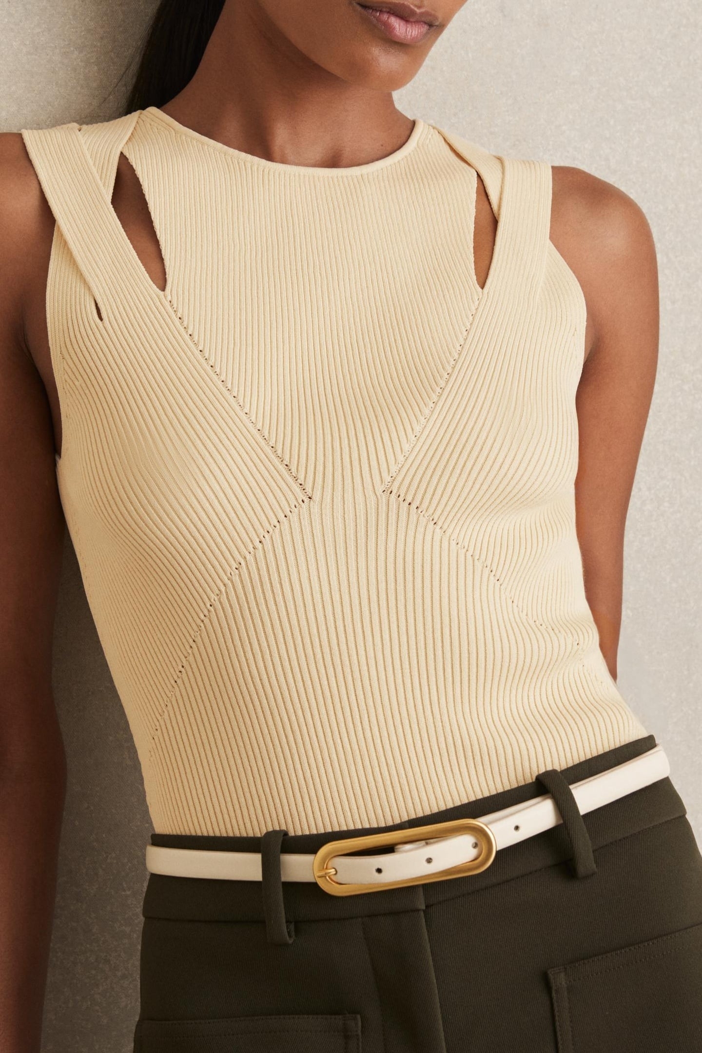 CUT OUT VEST CREAM 1