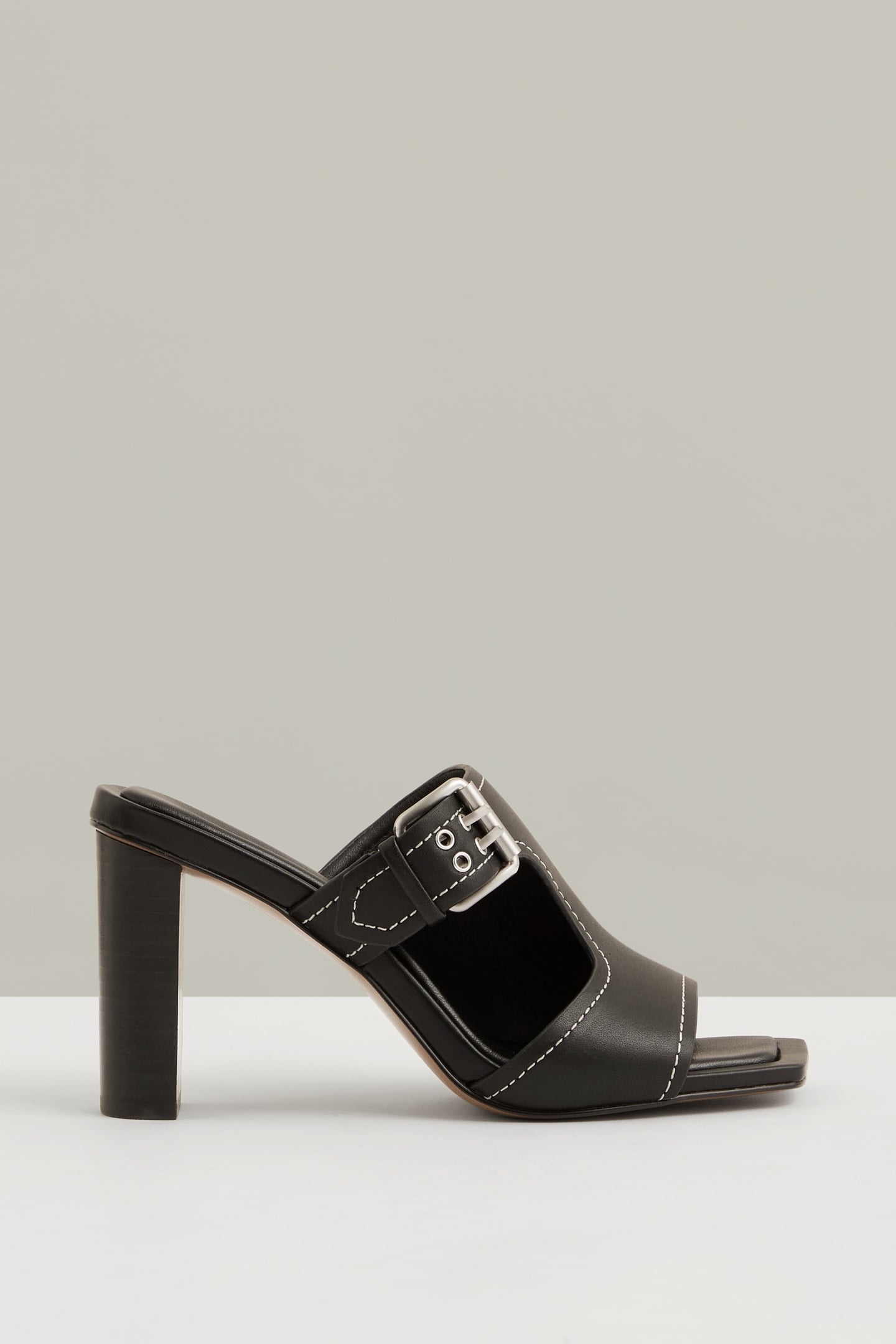 BUCKLE HEEL BLACK 1