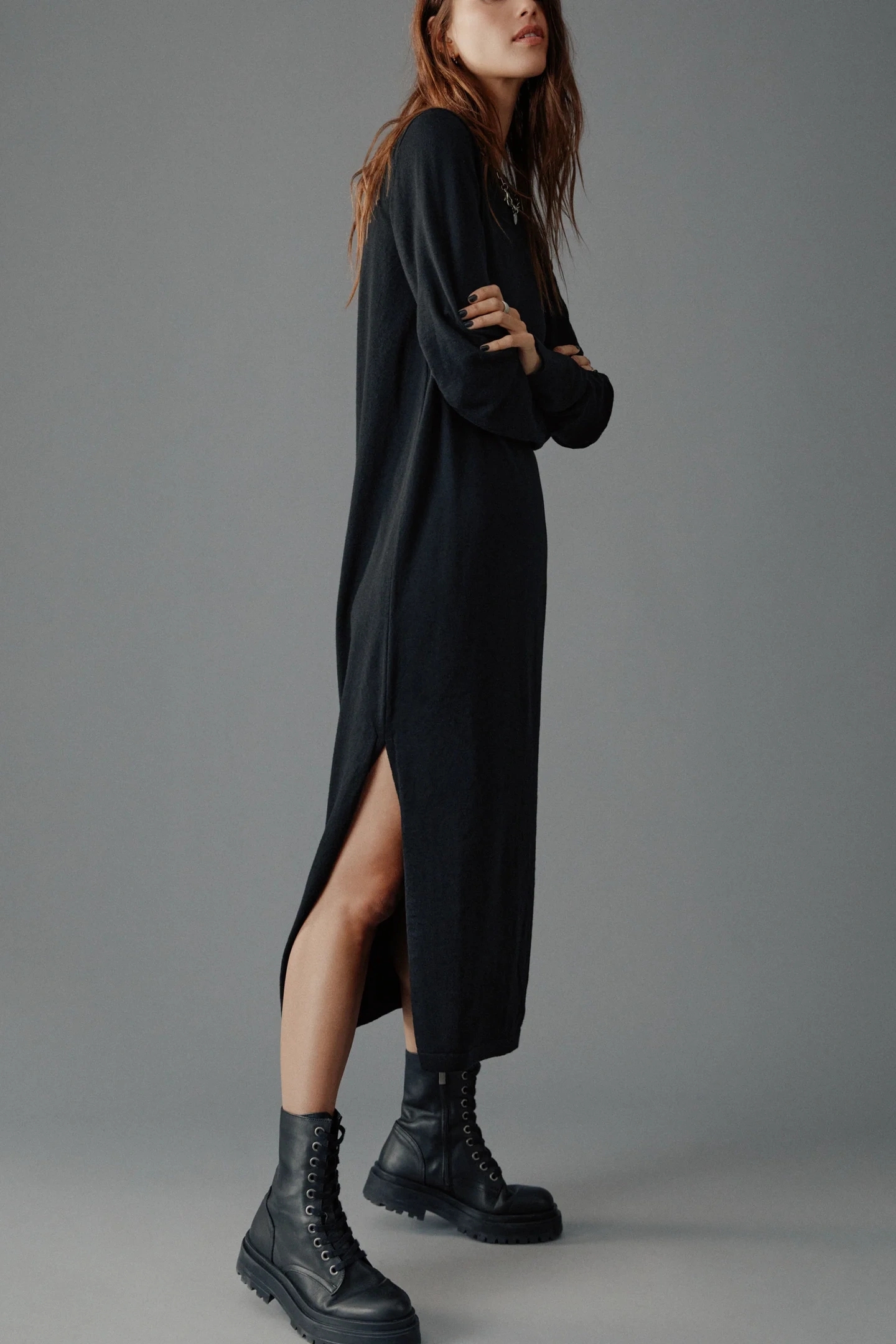 THE BLACK KNIT LONGSLEEVE DRESS 2