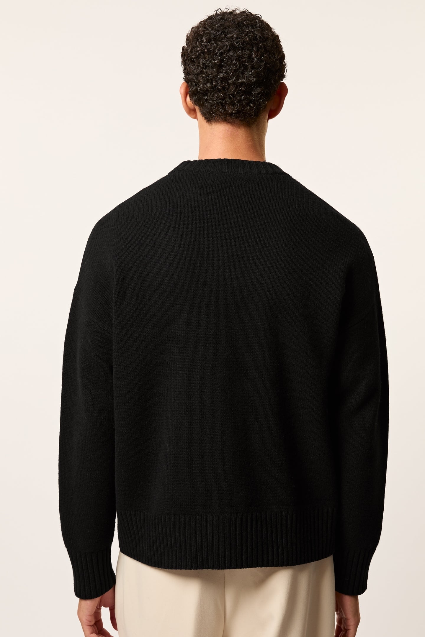 LS MOTIF CREW NECK JUMPER BLACK 4
