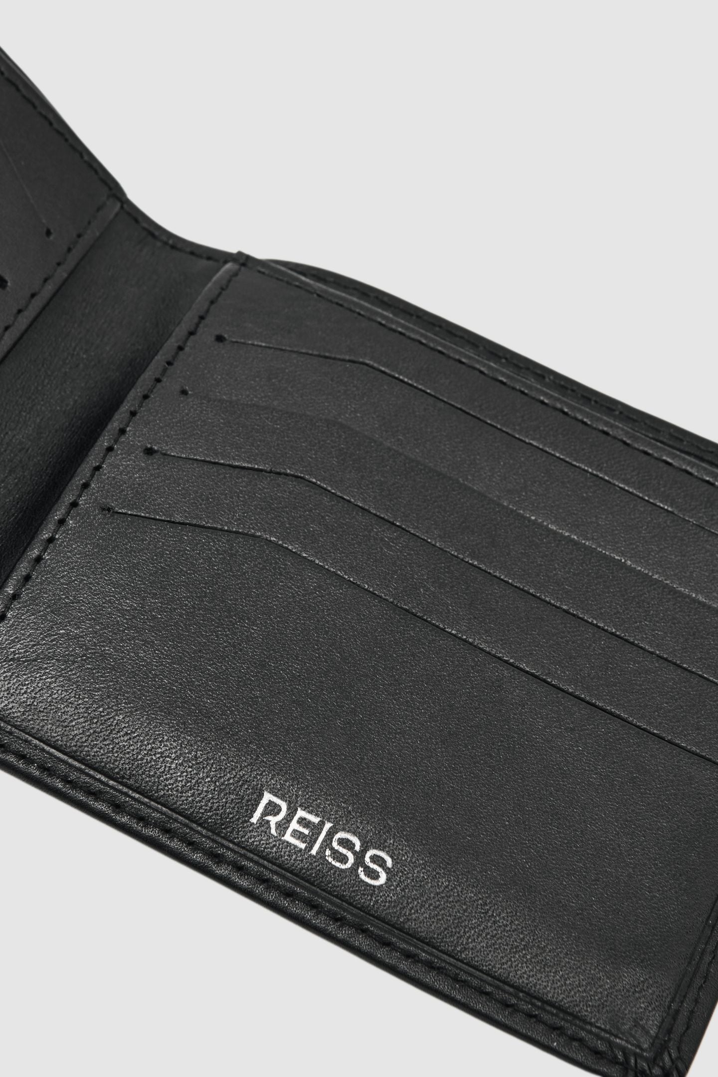 LARGE LATTICE STRUCTURED LEATHER WALLET BLACK 3