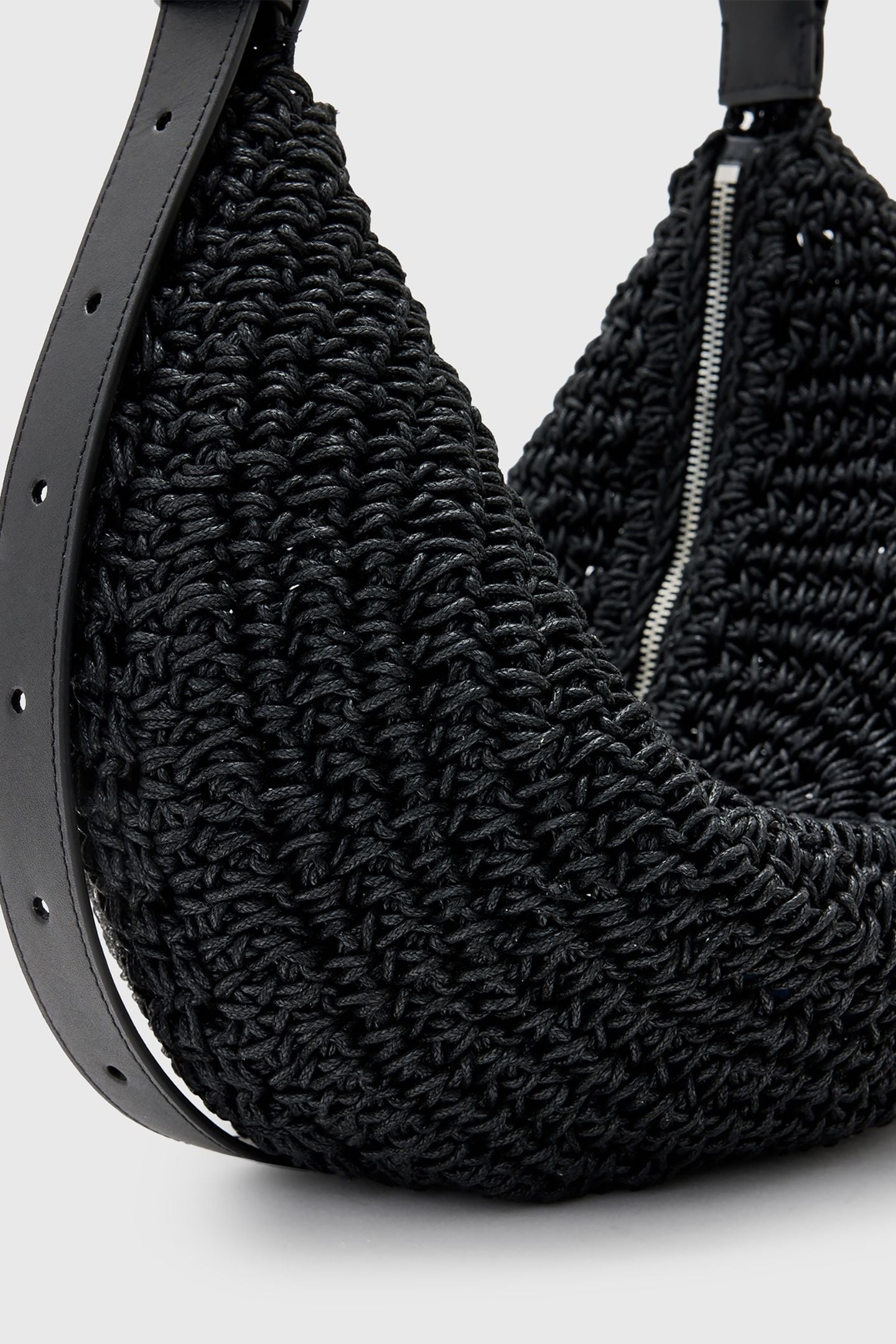 HALF MOON KNOT SHLDR BLACK 5