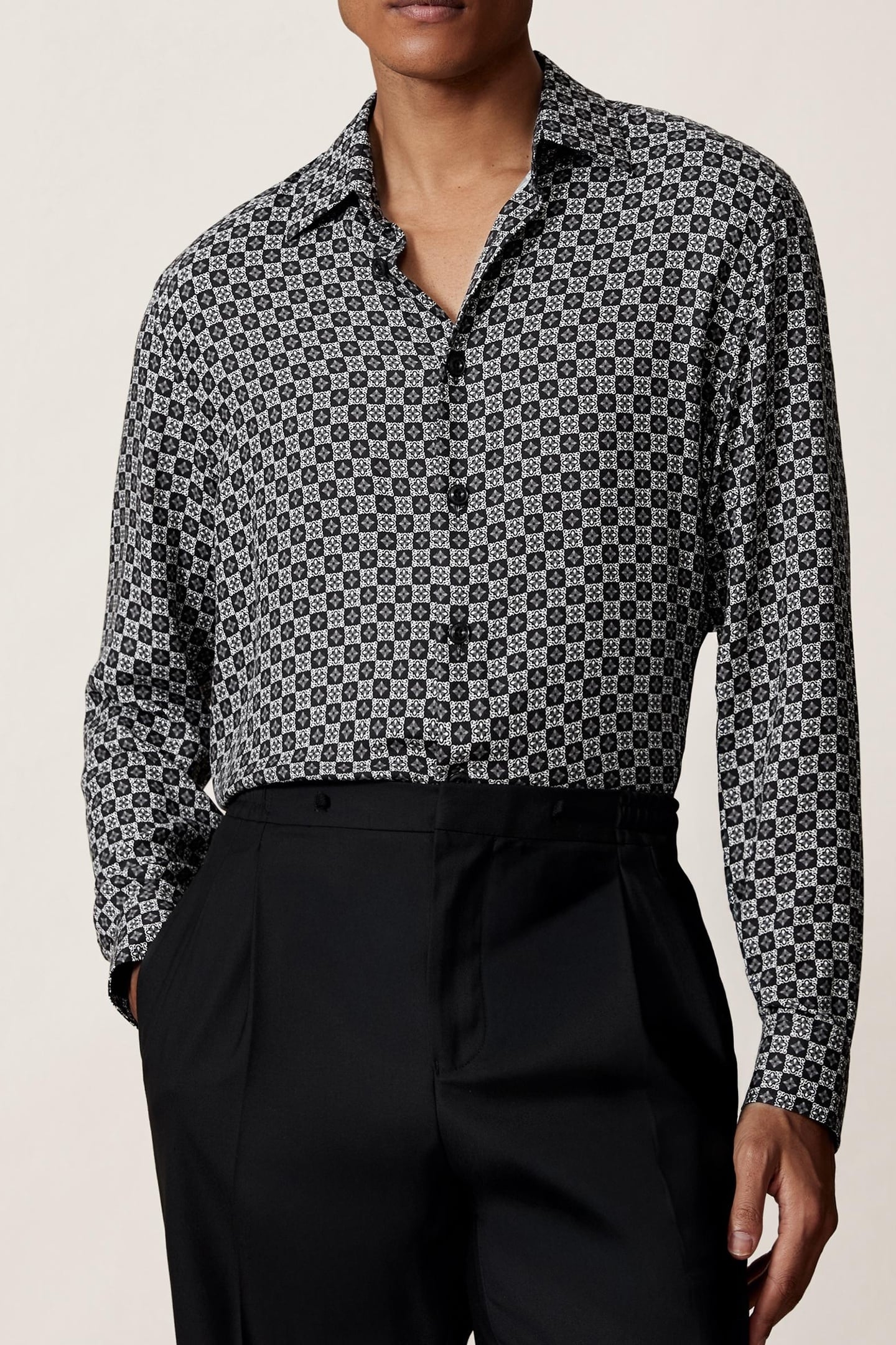 LS MEDALLION PRINTED SHIRT BLACK 1