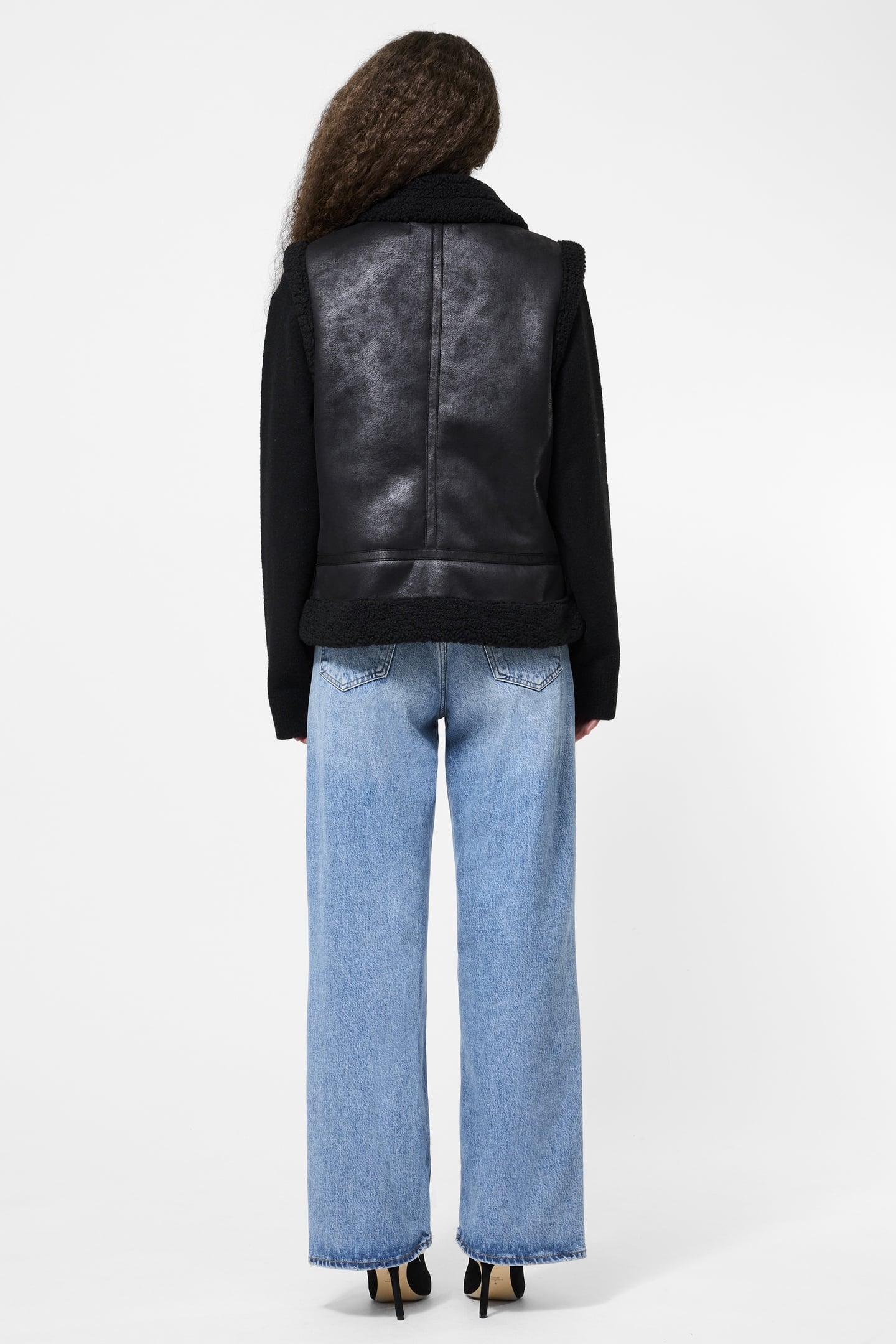 CAMRY FAUX SUEDE S/LESS GILET BLACK 3