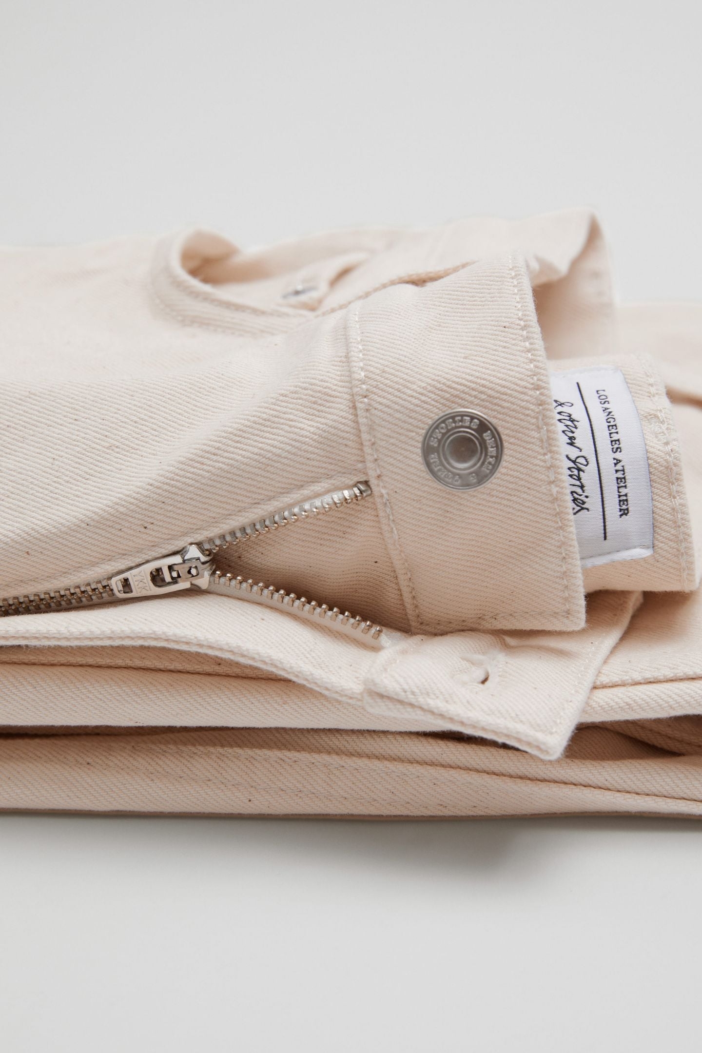 WIDE CUT CROP BEIGE 3