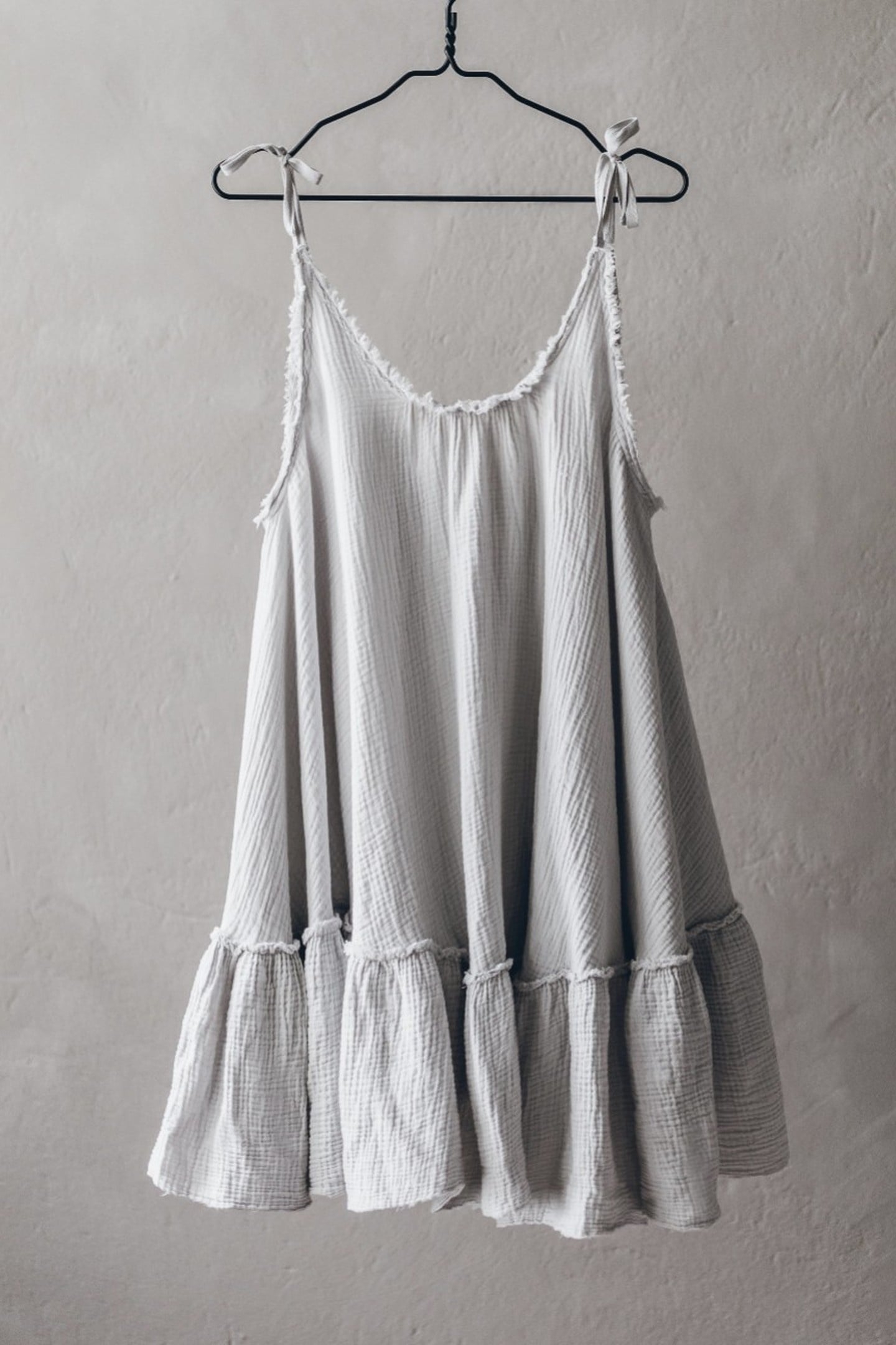 THE LIGHT RUFFLE DRESS WHITE 3