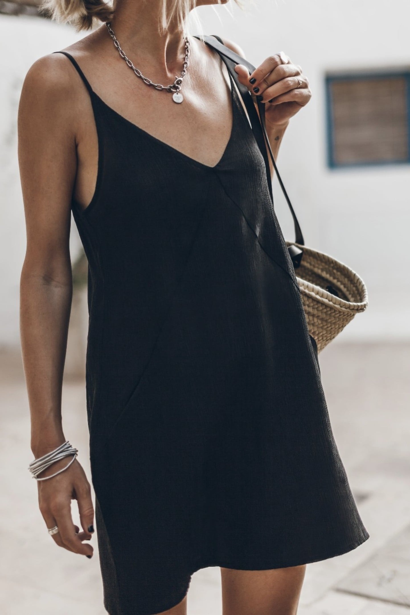 THE BLACK SHORT CRINKLE DRESS BLACK 2