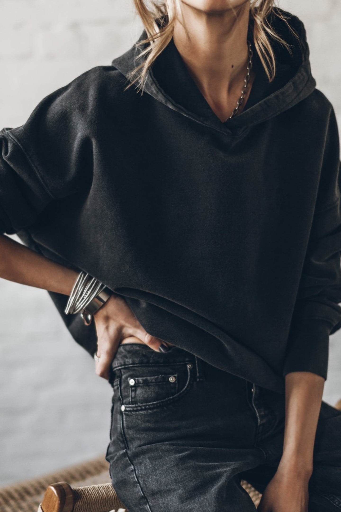 THE DARK BASE HOODIE BLACK 1