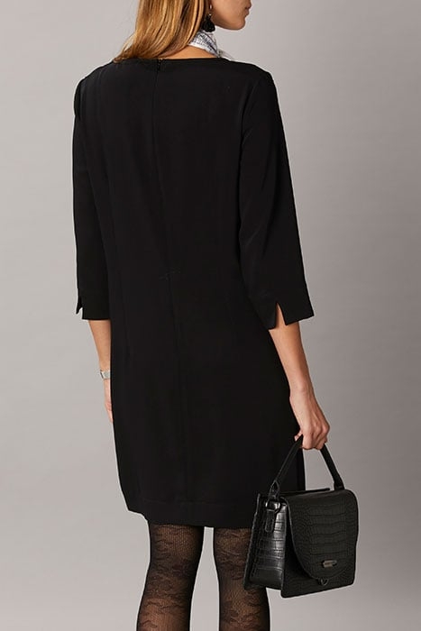 DRESS VOLANT DETAIL BLACK 3