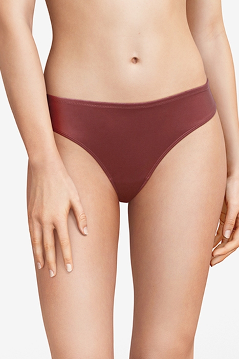 LI ON THONG SUMMER NUDE AMBER 2