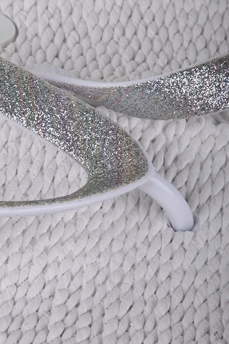 10 CHEERFUL12S FLIP FLOPS WHITE 4