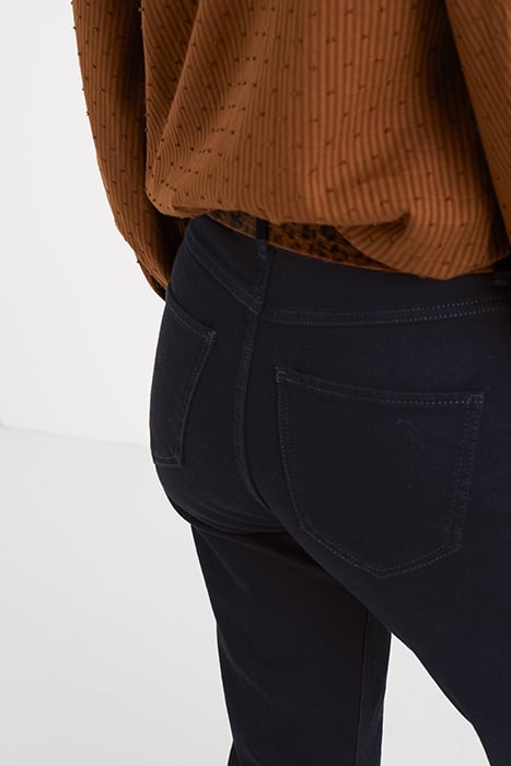 BLACK BOYFIT JEANS WITH EMBROIDERED POCKETS 6