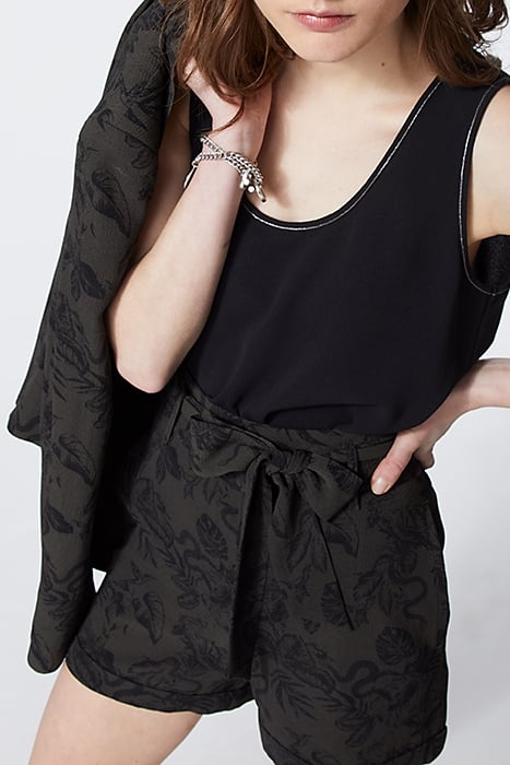 BLACK CRÊPE TOP, METALLIC COLLAR 7