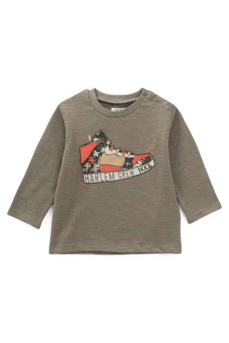 BOYS’ KHAKI TEXTURED TRAINERS IMAGE ORGANIC COTTON T-SHIRT 1