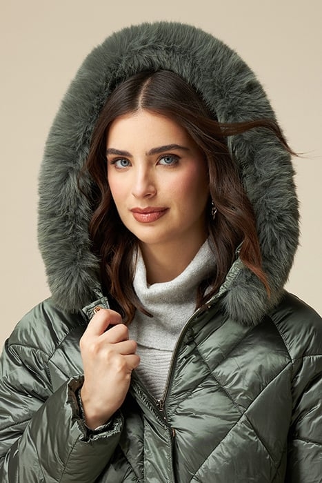 Quilted down jacket with faux fur border 3