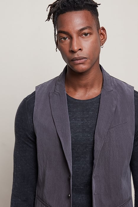 SLIM FIT PEAK LAPEL VEST WITH WIRE INSER DRIED BERRY 2