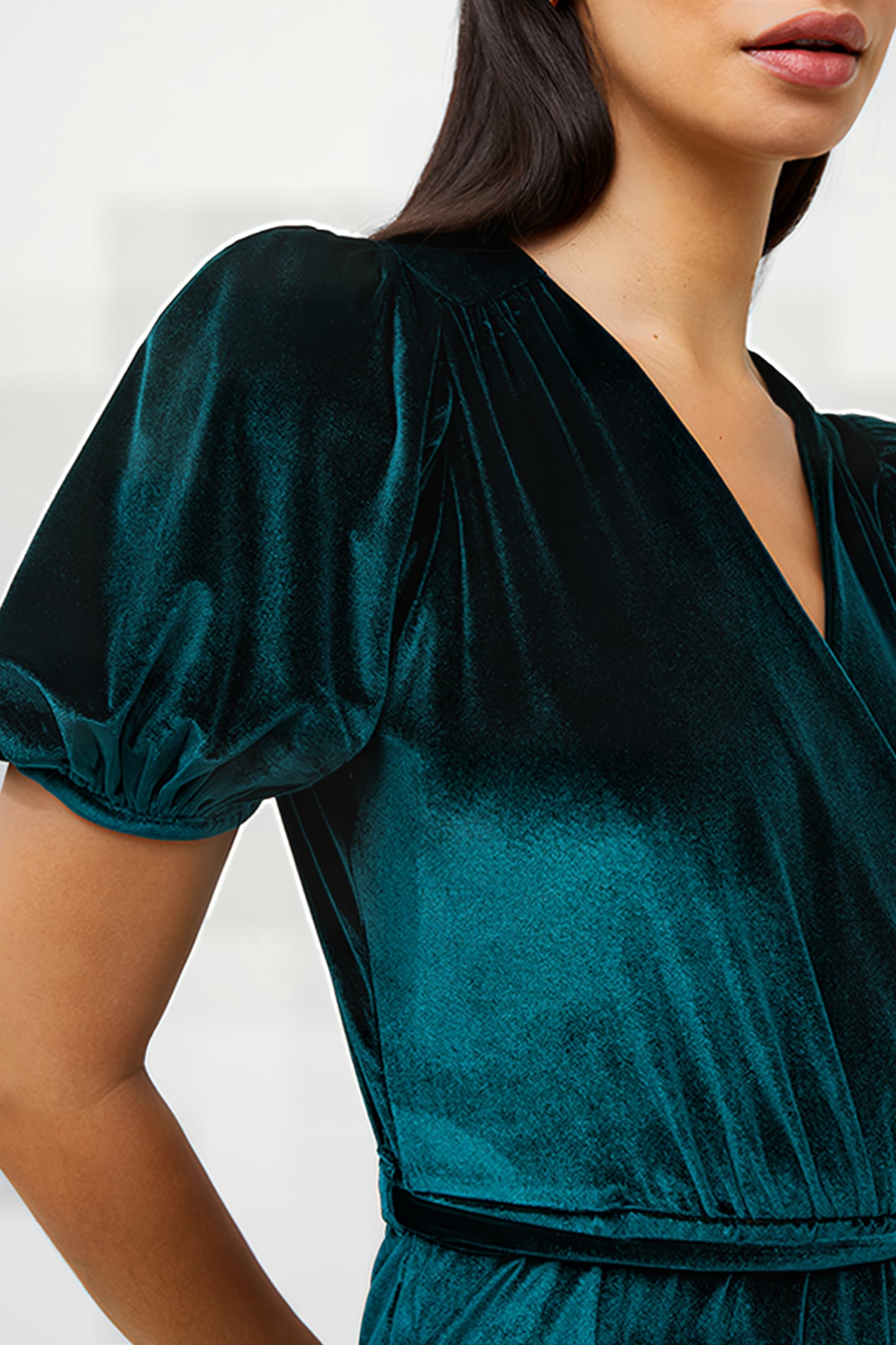 SULA VELVET MIDI DRESS GREEN 4