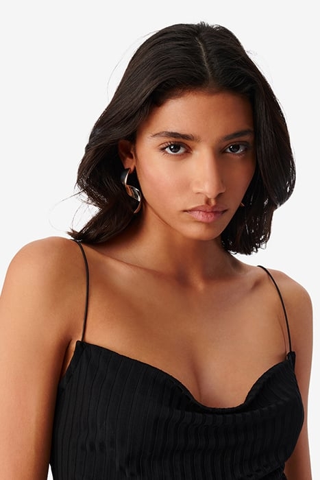 BENTI TANK TOP IN BLACK 5