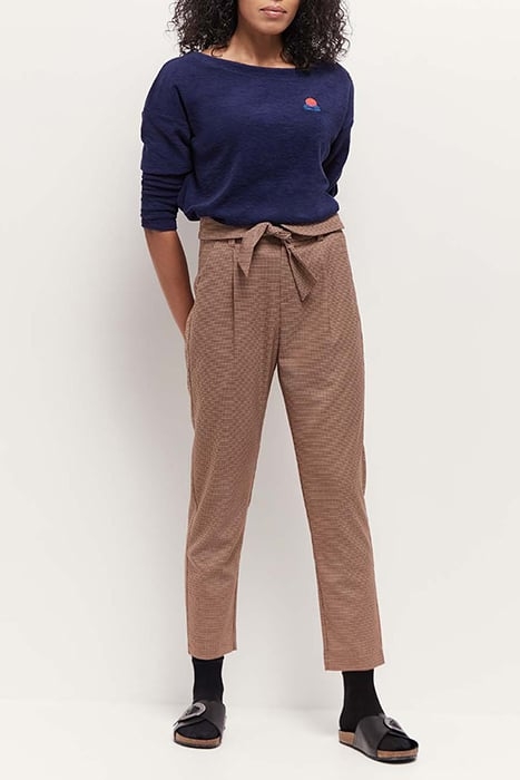 PEARL - HOUNDSTOOTH BELTED MAHOGANY NEO-CARROT PANTS 2