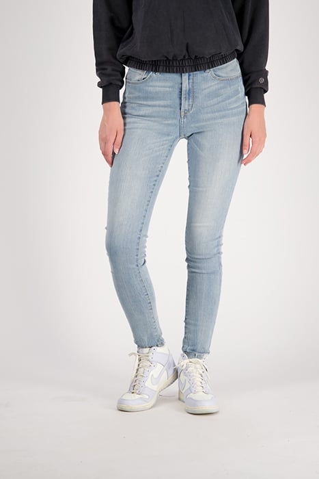 BLOSSOM JEANS LIGHT BLUE STONE 1