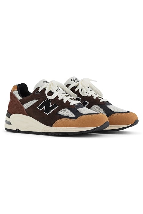 M990BB2 SNEAKERS IN BROWN 2