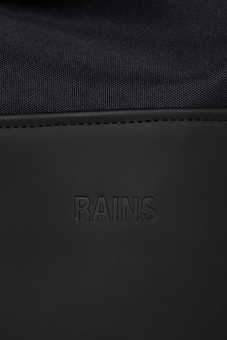 BUCKET SLING BAG BLACK UNISEX 4