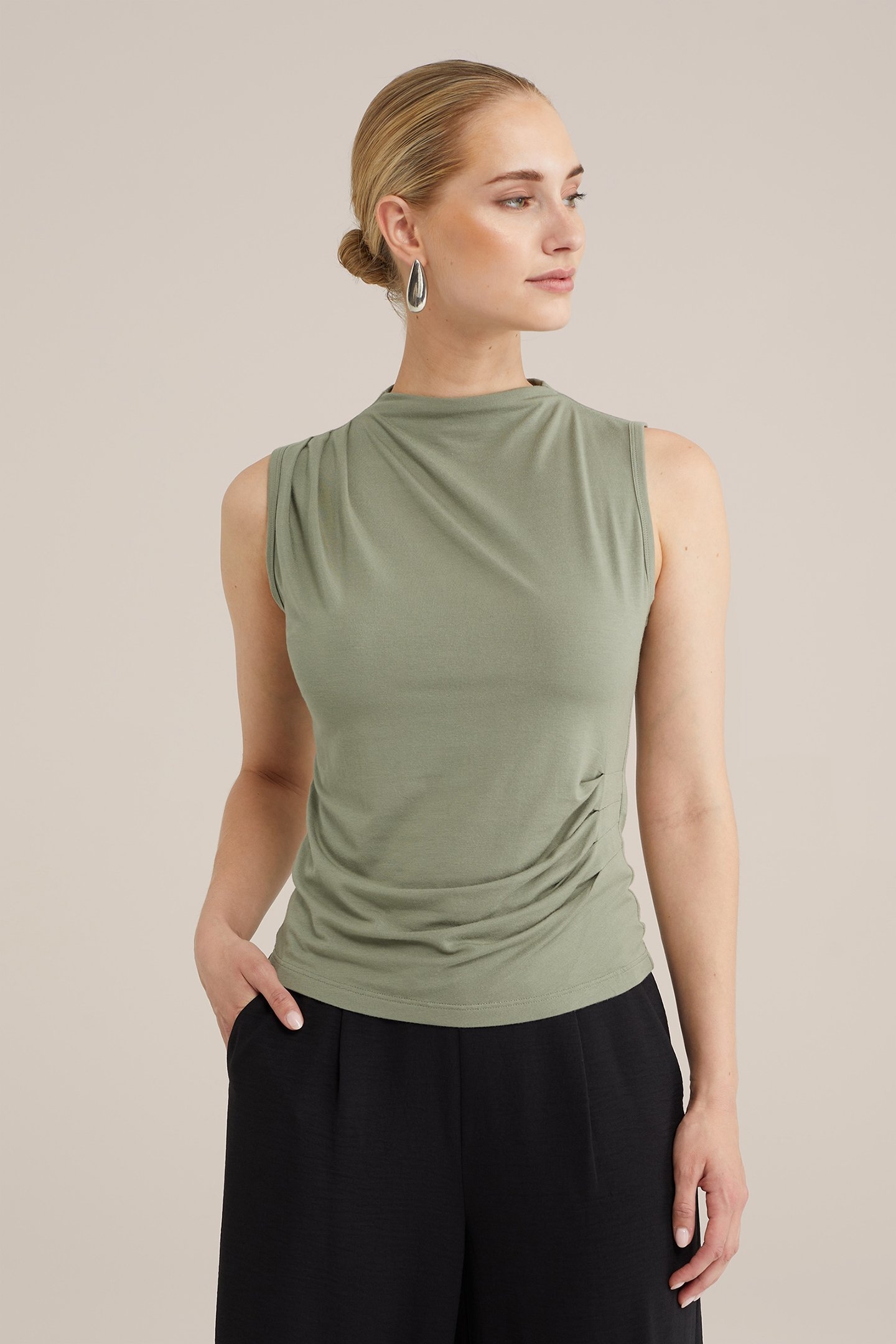 SINGLET LIGHT GREEN 1