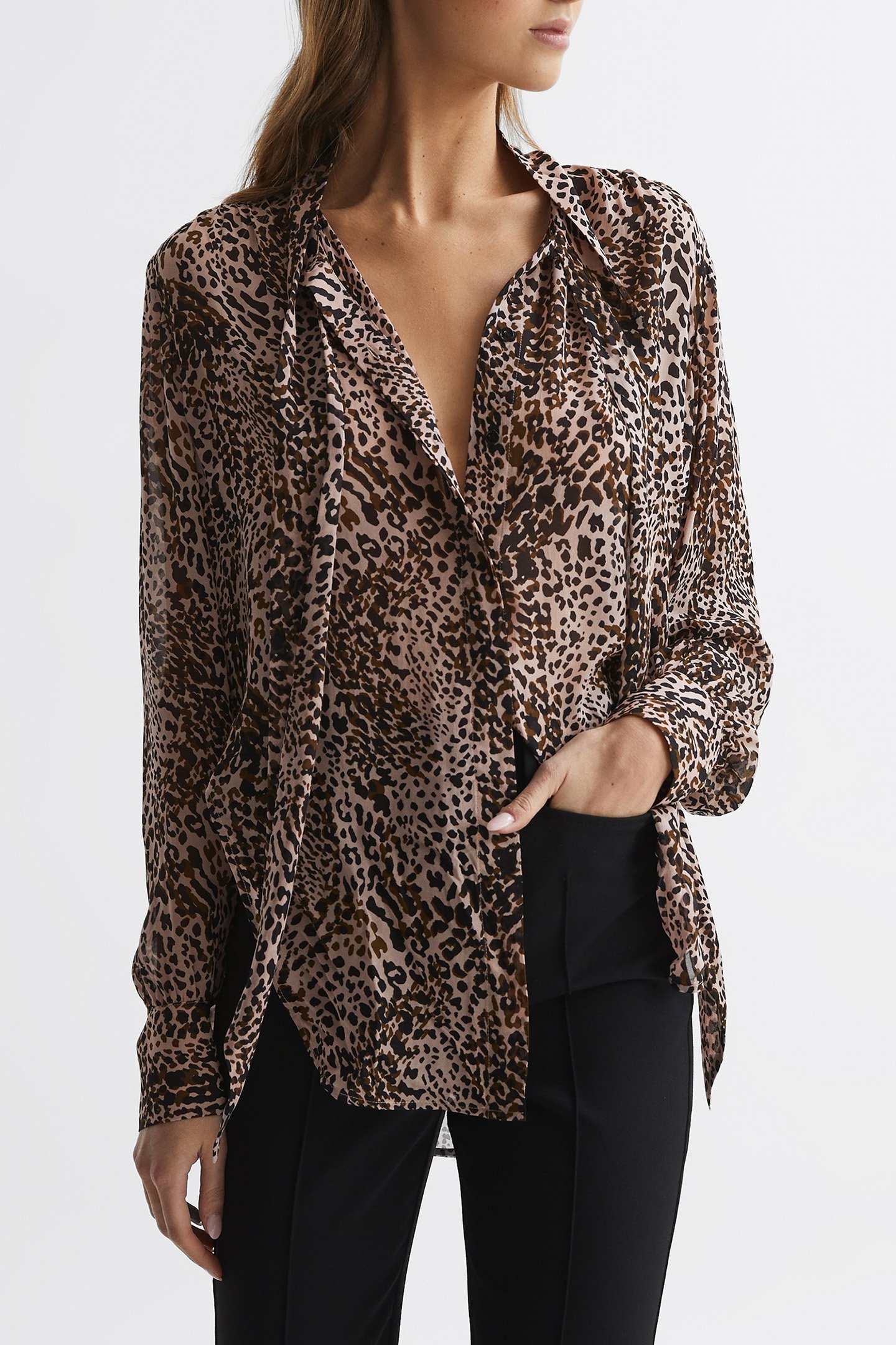 TORA-ANIMAL PRINT NECK TO BROWN 1