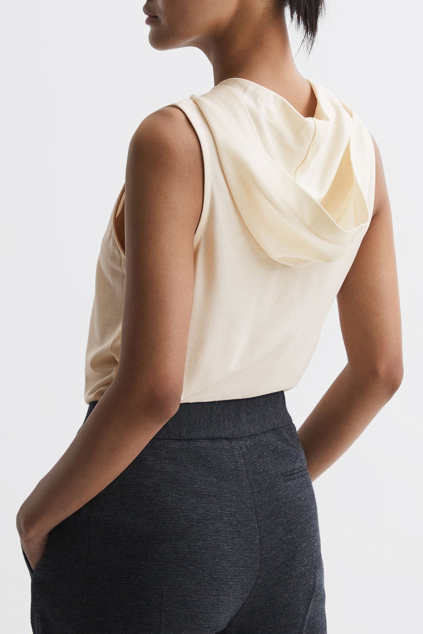 RELAXED SL HOODIE CREAM 2