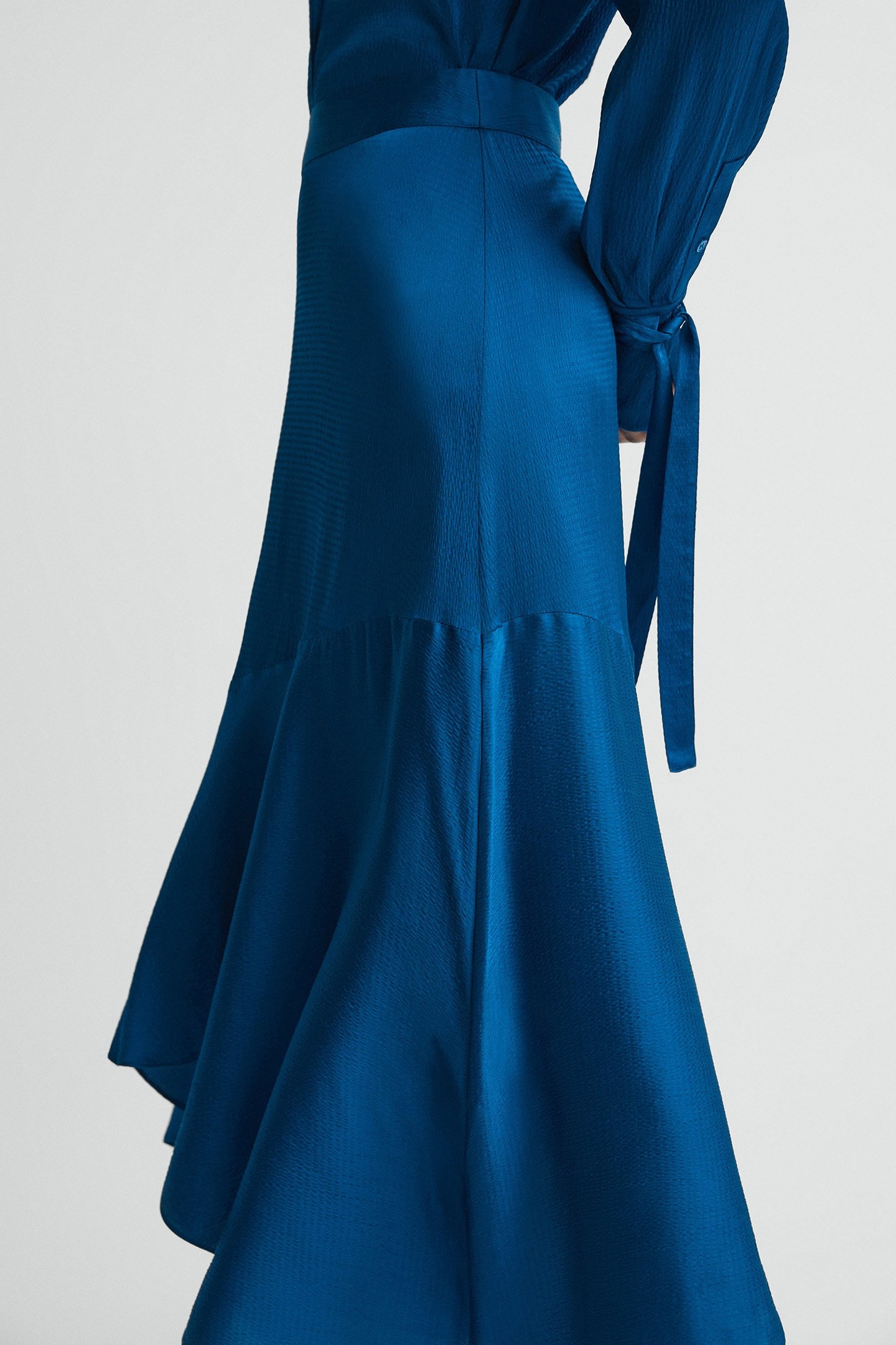 ASYMMETRIC MIDI SKIRT DARK BLUE 4