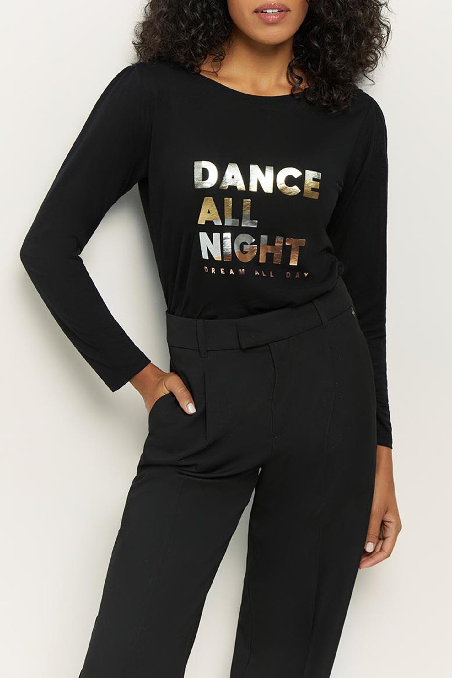 MIRCO _ BLACK T_SHIRT WITH METALLIC MESSAGE AND BACK NECKLIN 1