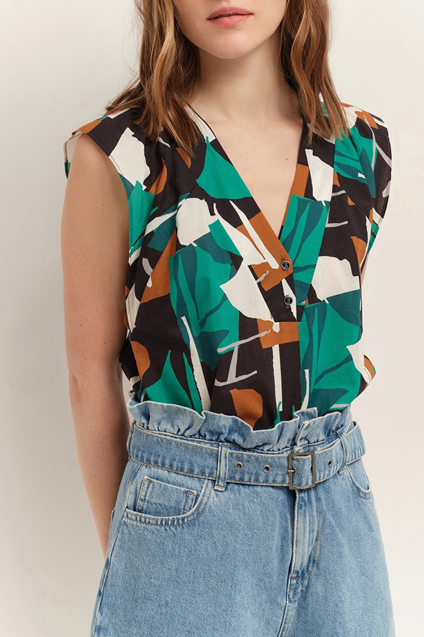 CANDLE - GREEN GRASS TOP WITH ARTY ABSTRACTION PRINT GREEN 1