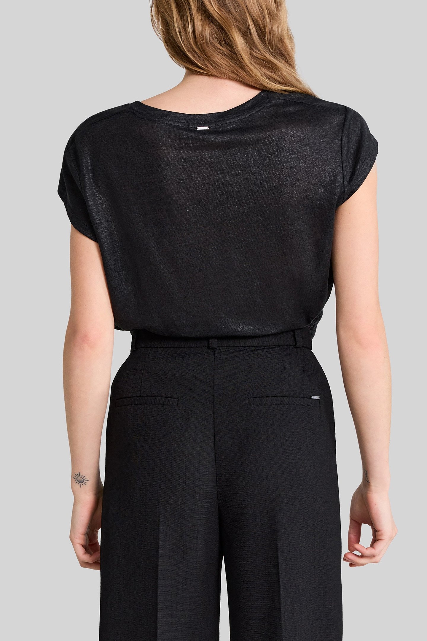 BLACK IRIDESCENT SOFT LINEN T-SHIRT 2