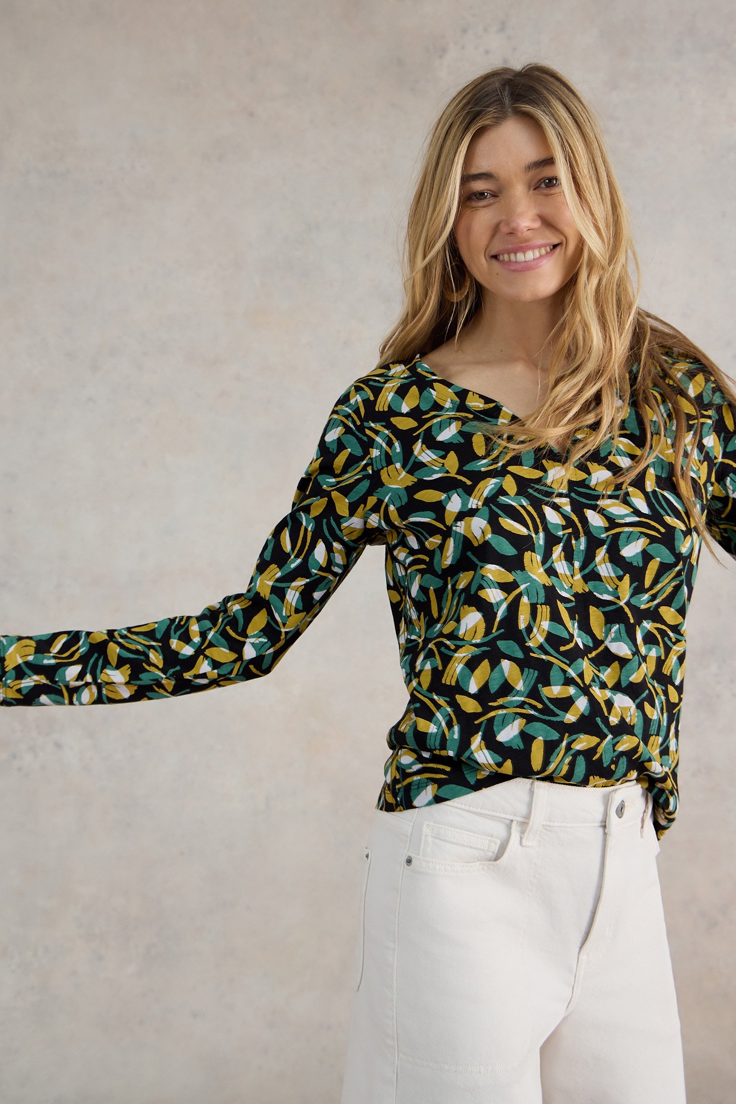 NELLY LS TEE BLACK PRINT 5