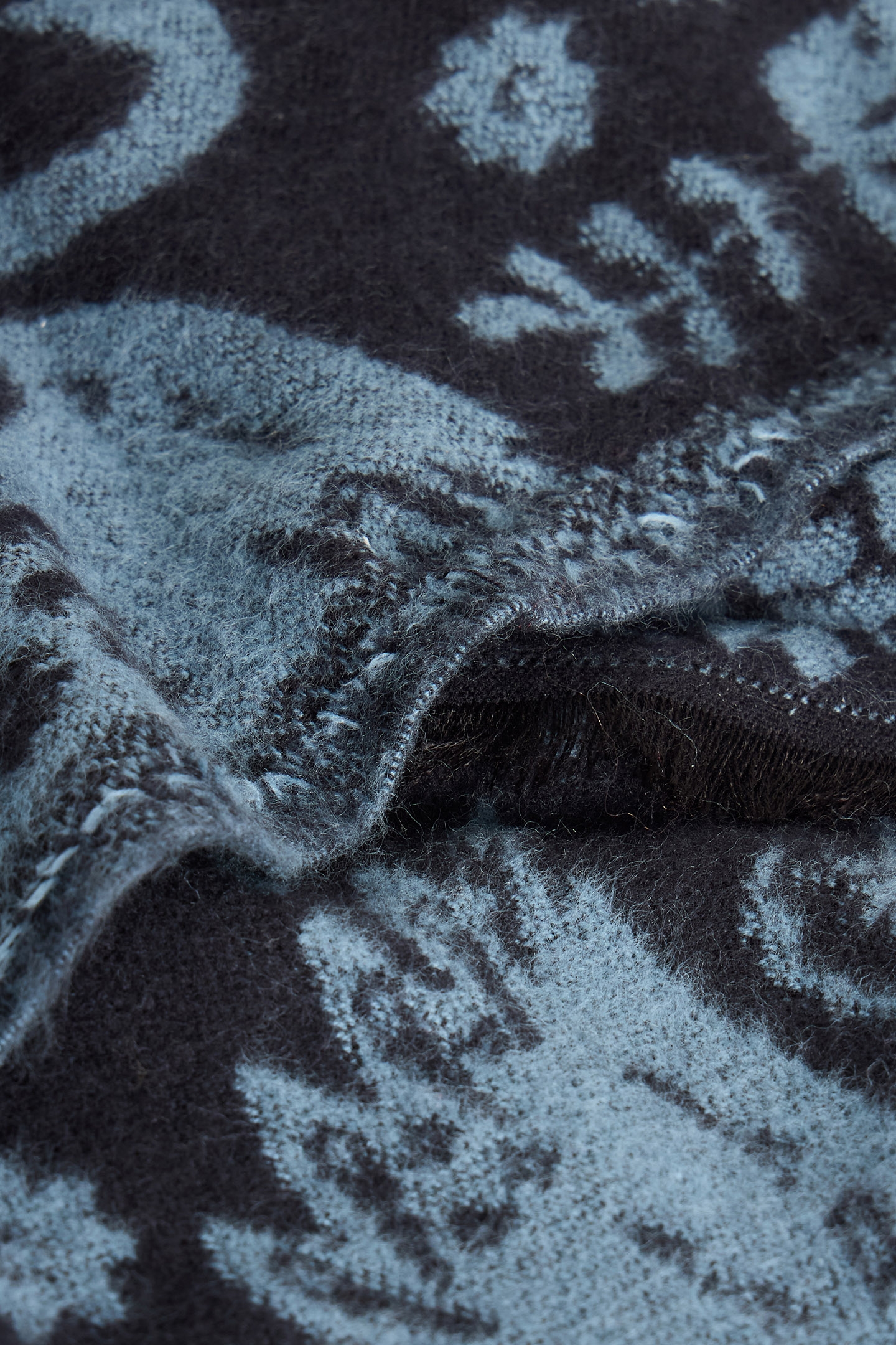 SELMA MIDWEIGHT SCARF BLUE MULTI 3