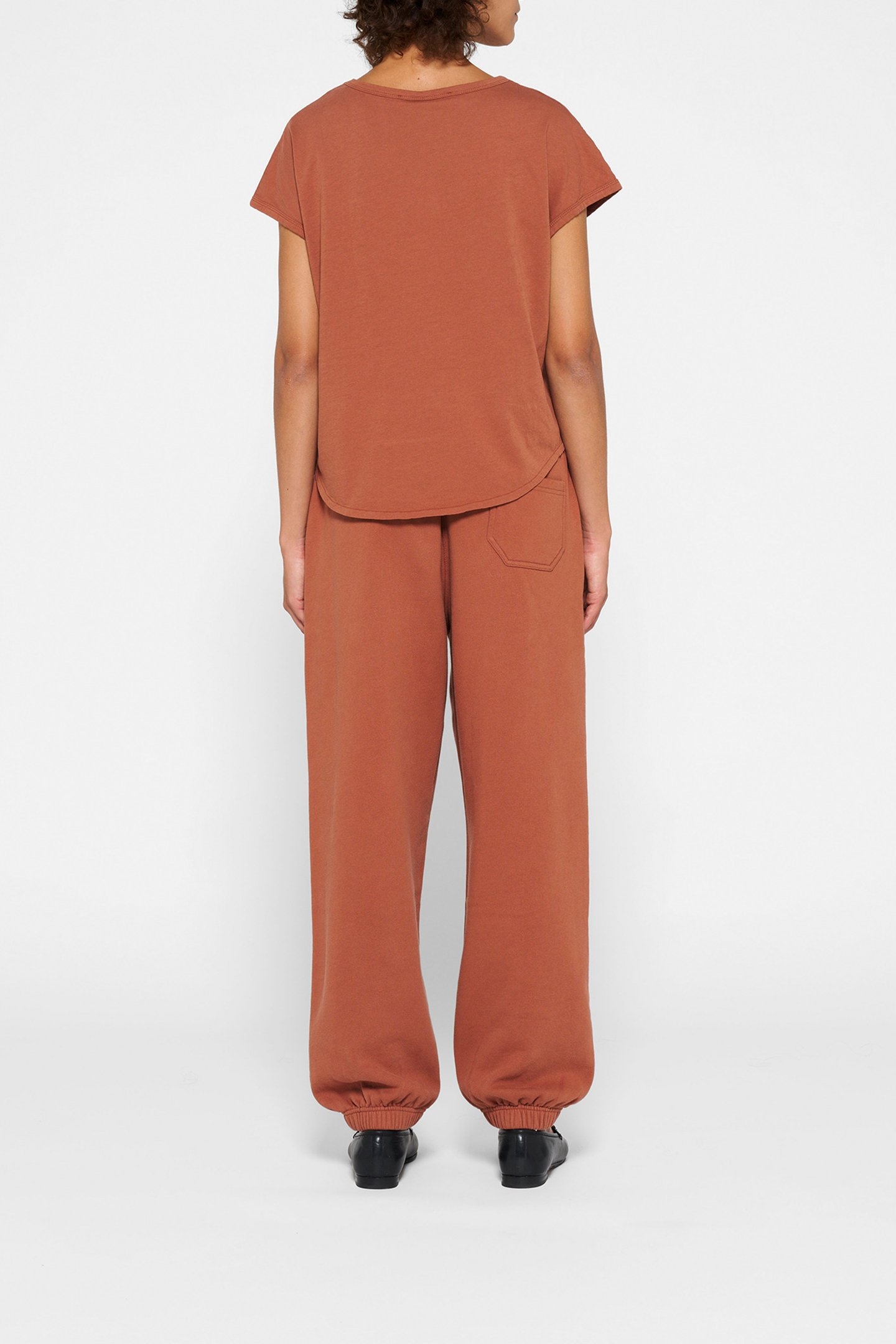 TEE MEDAL SADDLE BROWN 2