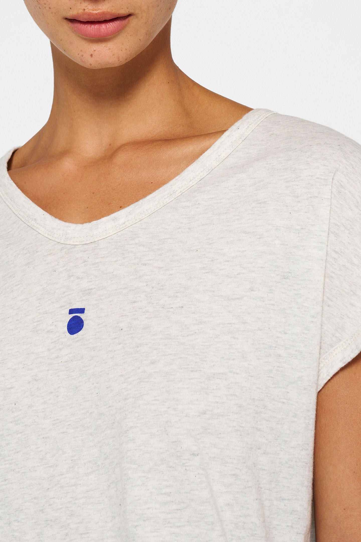 TEE MEDAL SOFT WHITE MELEE 6