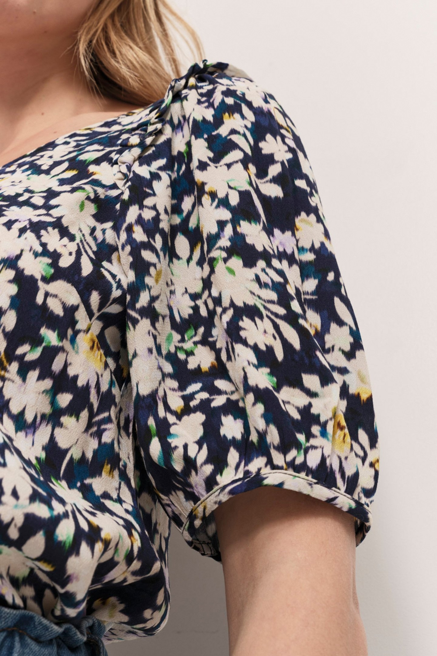 CABANA - NAVY TOP WITH FLORAL ILLUSION PRINT 4