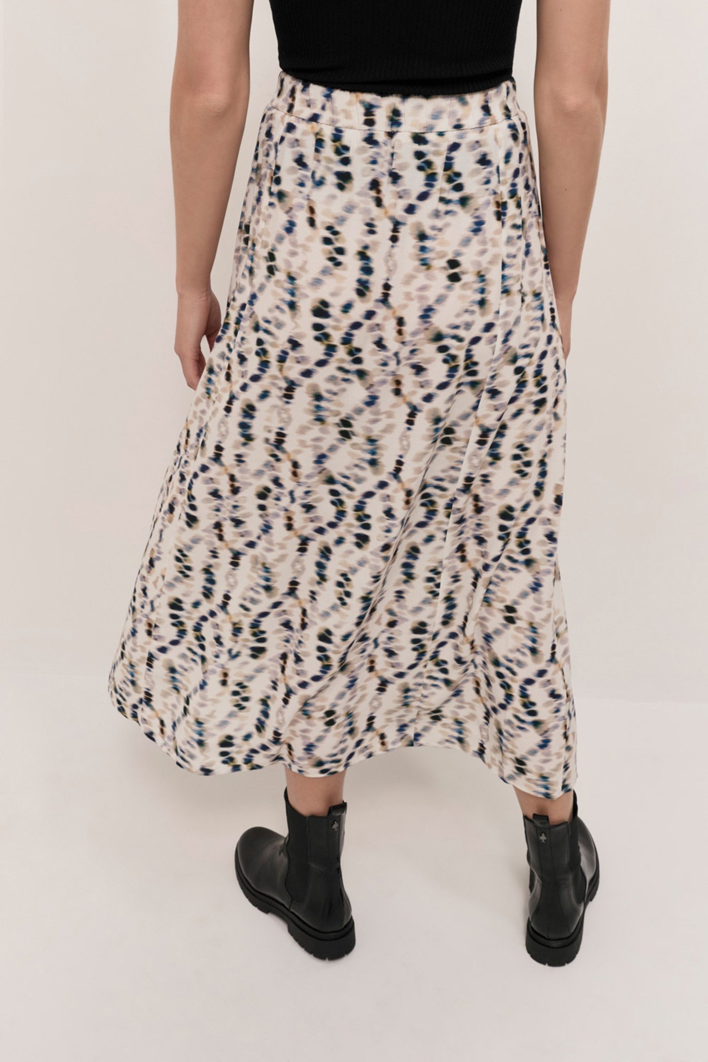 JACA - OFF WHITE LONG SKIRT WITH PEARL TREASURE PRINT 6