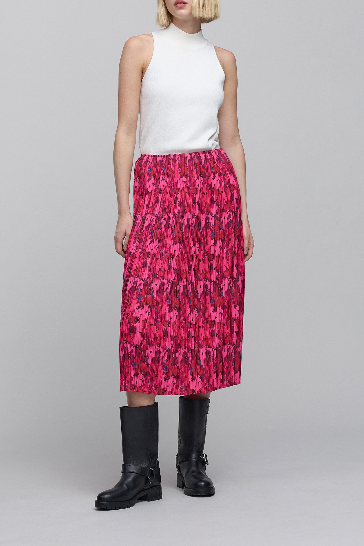 PINK PLEATED SKIRT WITH ORIGAMI FLOWER PRINT 3