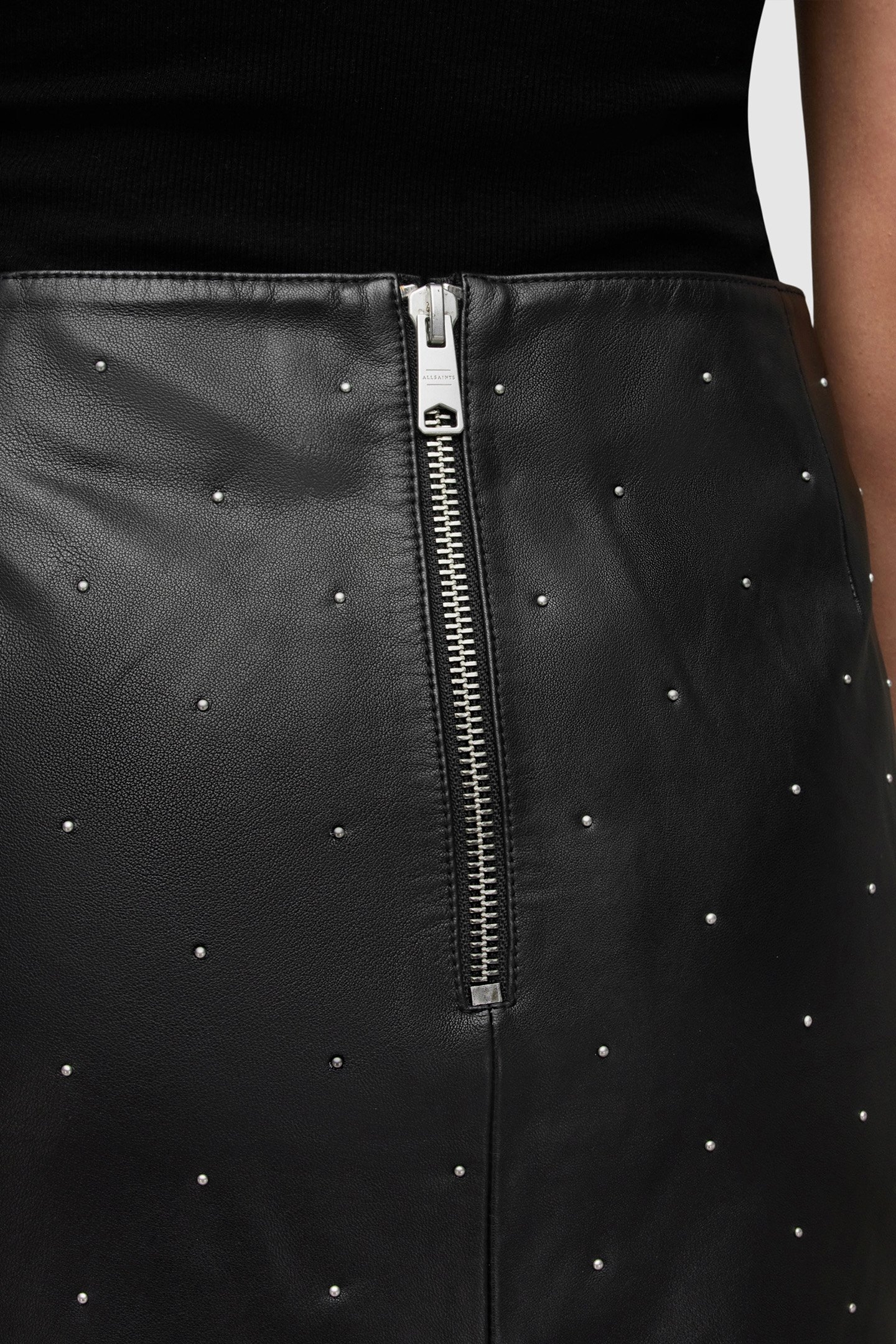 LILA LEATHER PINSTUD BLACK 6
